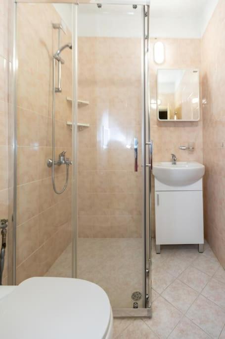 Sunny & Convenient On Dondoukov Blvd, 1 Bdr Zaimov Apartment София Екстериор снимка
